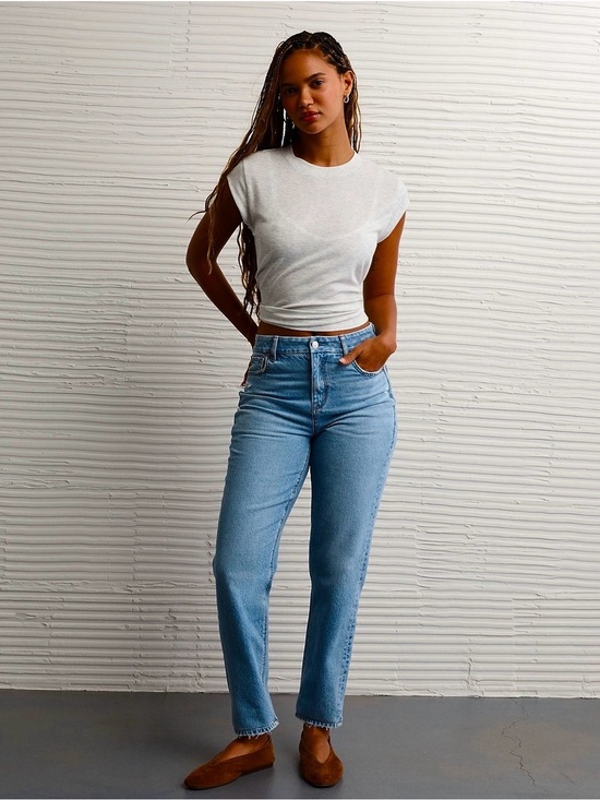 American Eagle Outfitters Denim - American Eagle Outfitters Medium Blue Mom Jean Size 6 Short
